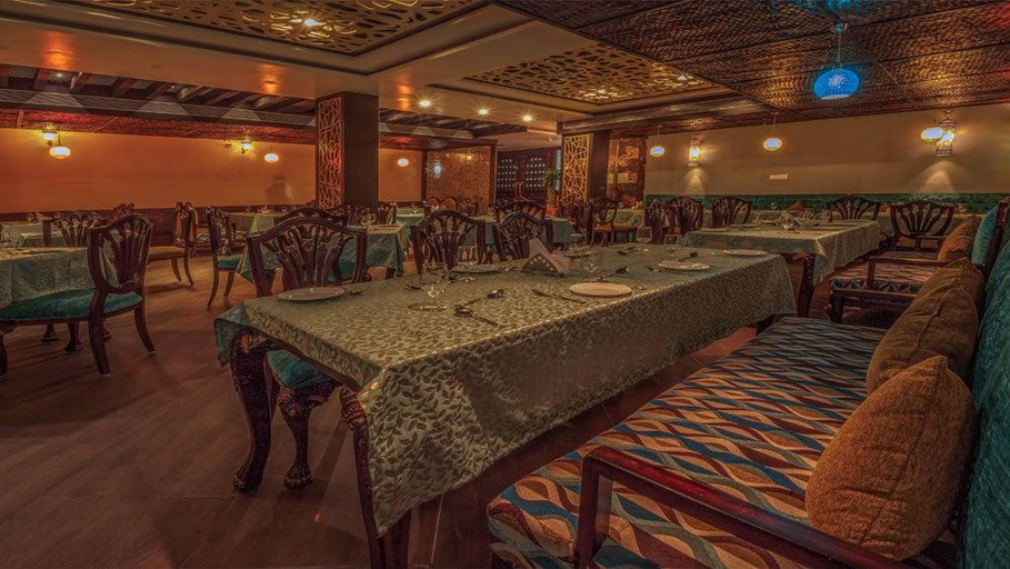 Food & Drinks 3, Hotel Heavens Park, Bilaspur