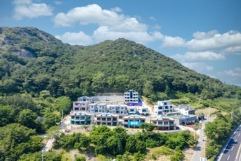 Others 3, Dalbit (Blue Road Town Pension), Yeongdeok