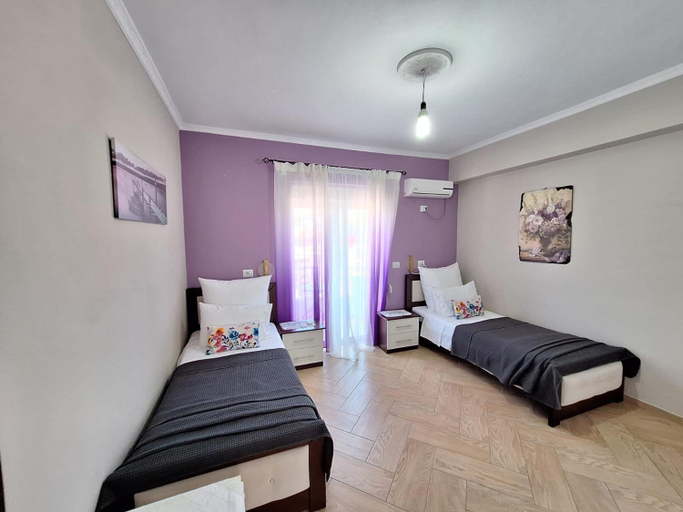 Others 5, Kristal Apartments, Sarandës
