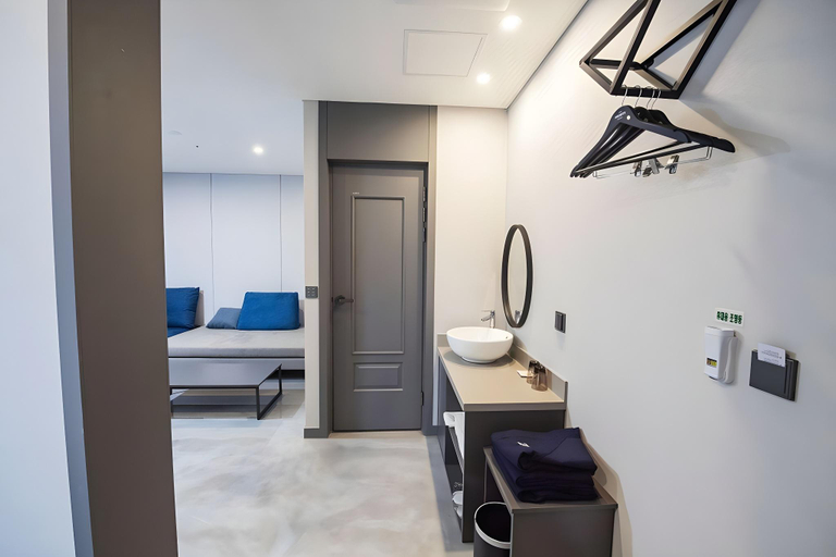 Bathroom 5, Haeundae Society Hotel, Haeundae