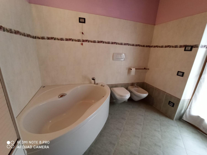 Bathroom 4, Bed & Breakfast Chiara, Trento
