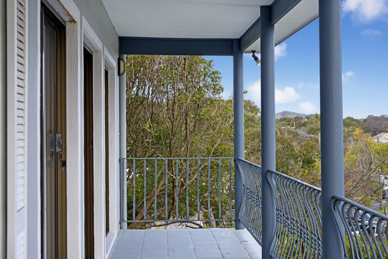 Others 5, Villa Biani in Sorrento, Melbourne