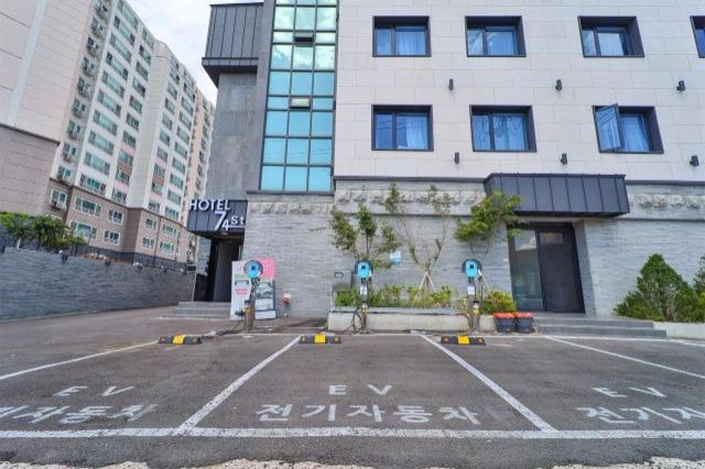 Exterior & Views 1, Changnyeong Hotel 74st, Changnyeong