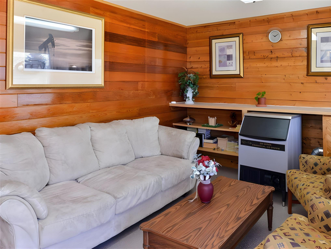 Public Area, Motel8, Division No. 6