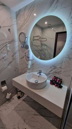 Bathroom 4, International Atene hotel, Attica