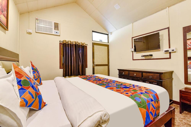 Bedroom 2, Royal Garden Retreat Resort & Swimming pool, Sirohi