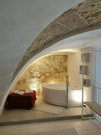 Others 3, Corte di Puglia, Lecce