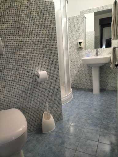 Bathroom 5, B&B Le Quercigliole , Campobasso