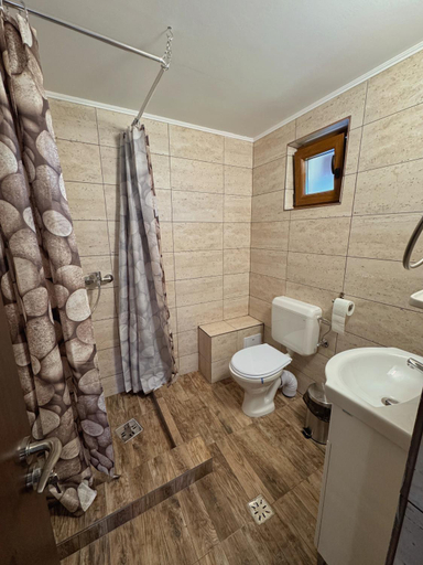Bathroom, Perla Argesului - cazare langa Curtea de Arges cu piscina pe Transfagarasan, Albestii Pamanteni