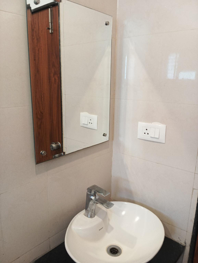 Bathroom 3, Embassy Suites, Hyderabad