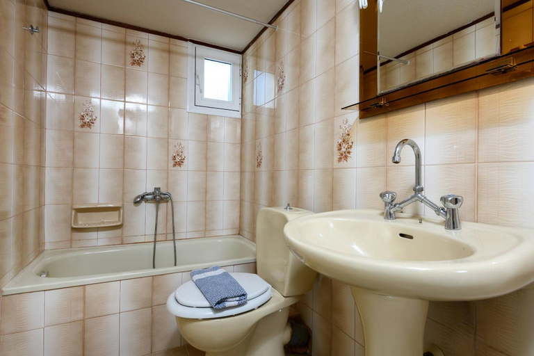 Bathroom 2, Kalokeri Apartments, East Macedonia and Thrace