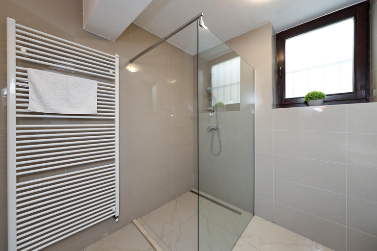Bathroom 3, Hirscher Apartments, Brasov