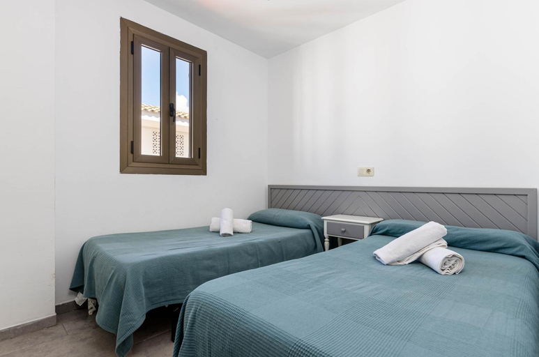 Bedroom 1, Sol - Apartment In Platja D'alcudia. Free Wifi, Baleares