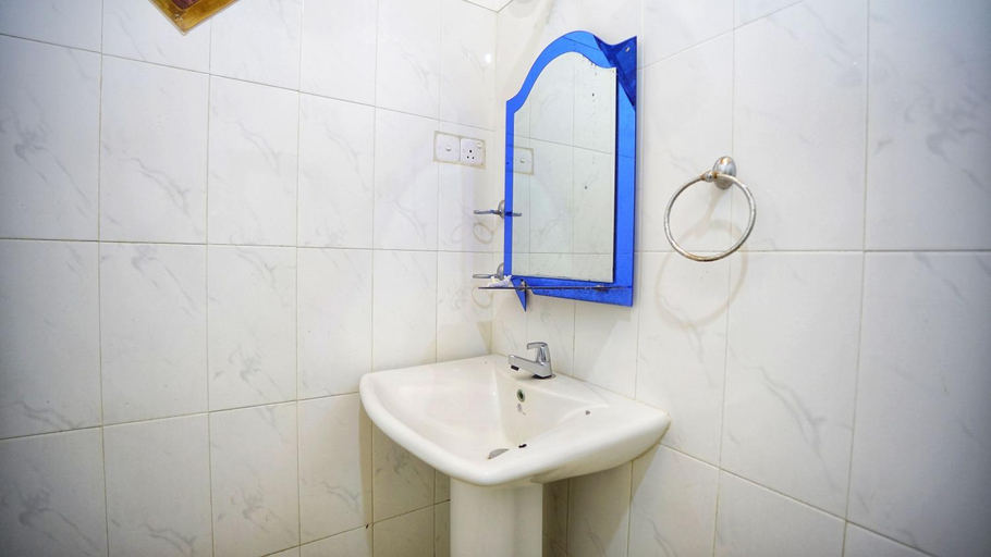 Bathroom 3, Jungle Nature Villa, Dambulla