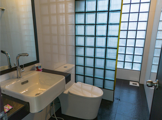 Bathroom 3, Montapberg Resort, Lom Kao