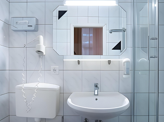 Bathroom 5, Hotel Bellevue am Kurfürstendamm, Berlin