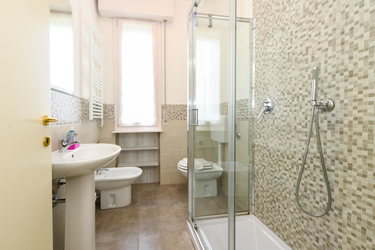 Bathroom 3, Appartamento Martina, Brescia