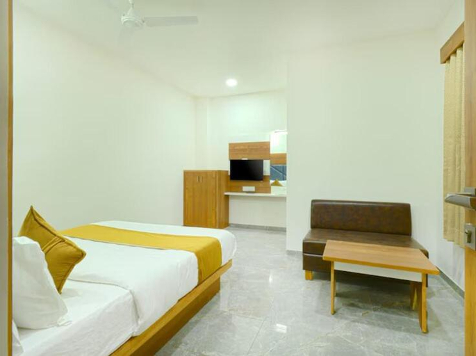 Bedroom, Hotel Madhur , Ahmadabad