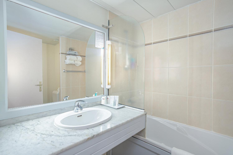 Bathroom 4, Karibea La Valmeniere Hotel, Fort-de-France