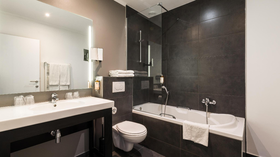 Bathroom 4, Hotel The Augustin, Bruxelles
