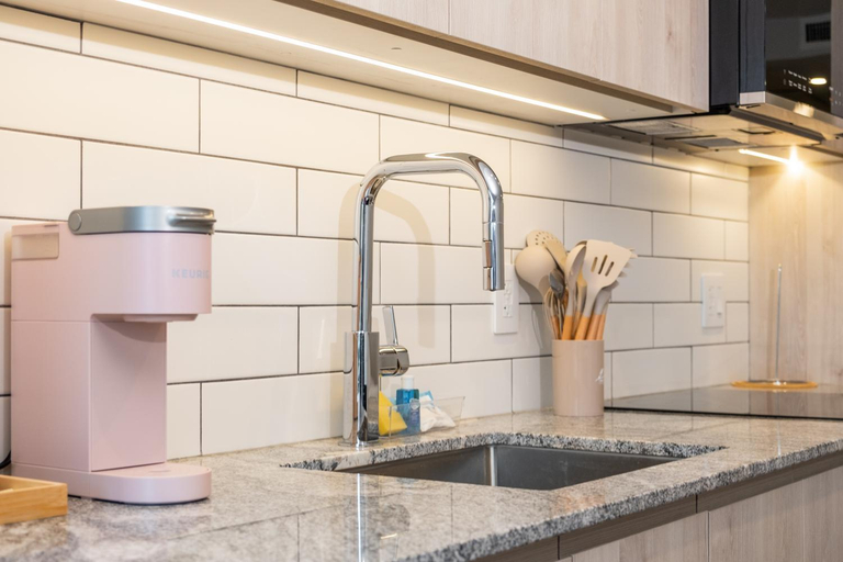 Others 5, Silverstone Downtown Center Long-Stay Home in Vancouver, Greater Vancouver
