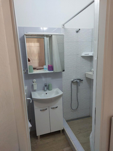 Bathroom, House Valun 42, Cres