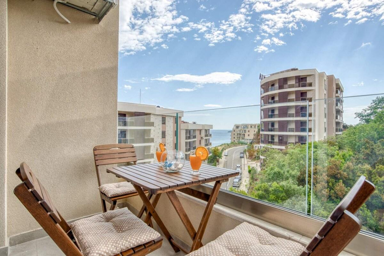 2, Becici Studio Apartment