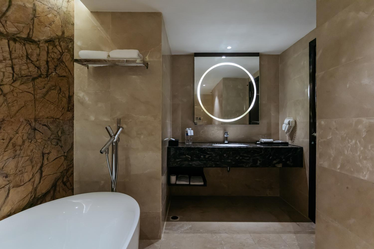 Bathroom 5, Swiss-Belhotel Harbour Bay, Batam