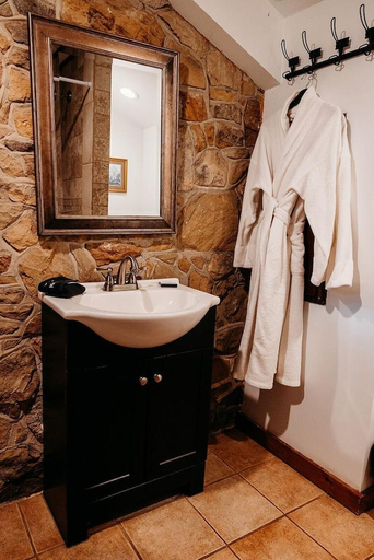 Bathroom 2, Landoll's Mohican Castle, Ashland