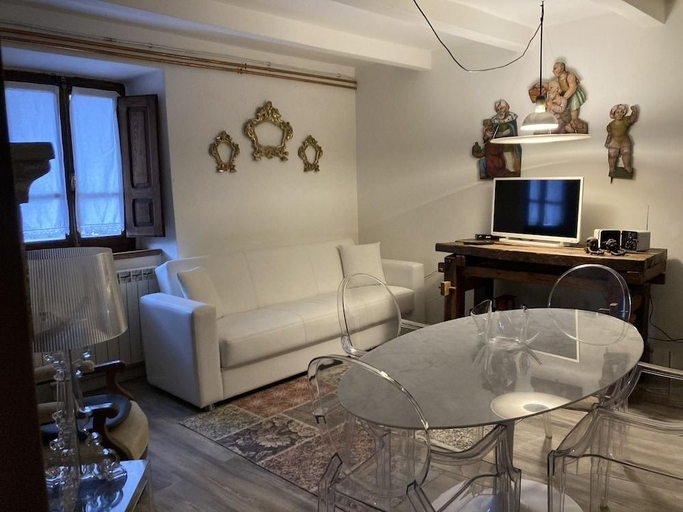 Others 4, La pecora e l agnello, Arezzo