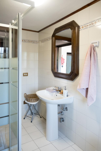 Bathroom 2, Latte & Miele hause, Lucca