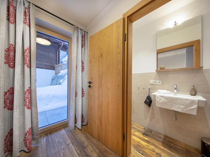 Bathroom 4, Alpine Chalet Retreat in Rossberg, Zell am See