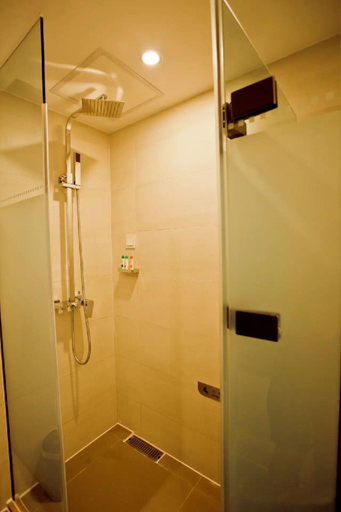 Bathroom 4, Zmax Hotel·Yantai Shimao Binhai Plaza, Yantai