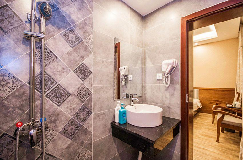 Bathroom 5, Chenyuan Emei Xiaozhu Hotel, Leshan