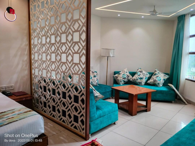 Others 5, Hotel Grand Riviera, Sirmaur