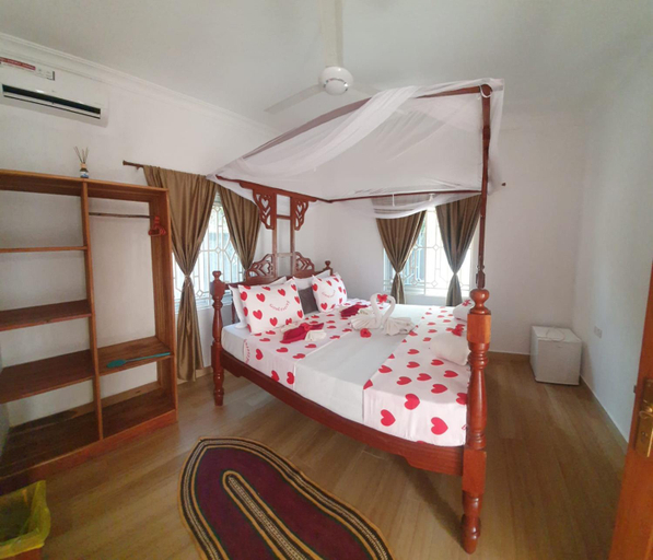 Bedroom 3, White Jaguar House, Kusini