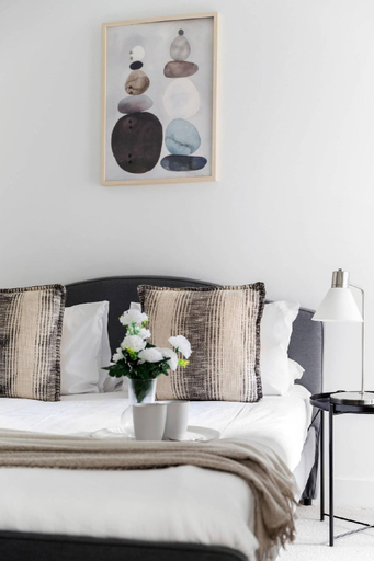 5, A Cozy 2BR Apt Right on Buzzing Chapel Street, Melbourne