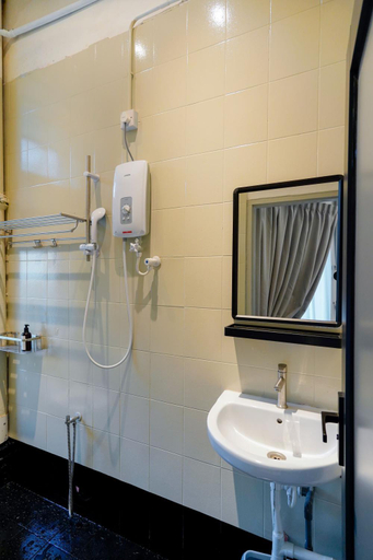 Bathroom 4, Robin Hotel, Kinta