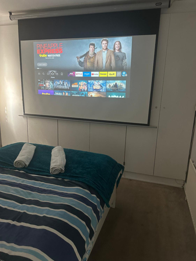 Bedroom 4, Self-contained en-suite close to Wembley stadium, London