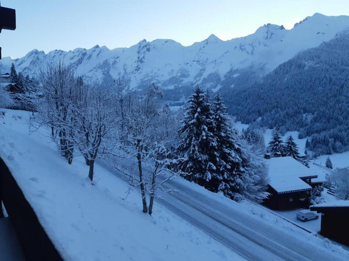 Others 4, Chalet in La Clusaz with Pool Spa, Haute-Savoie
