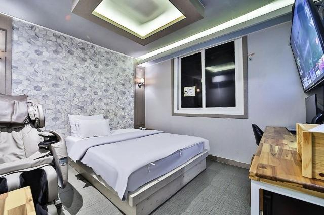 Bedroom 2, Gumi Indong Hotel Comma, Gumi
