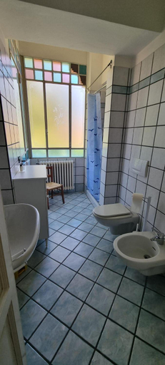 Bathroom 2, Rainbow Relais, Novara