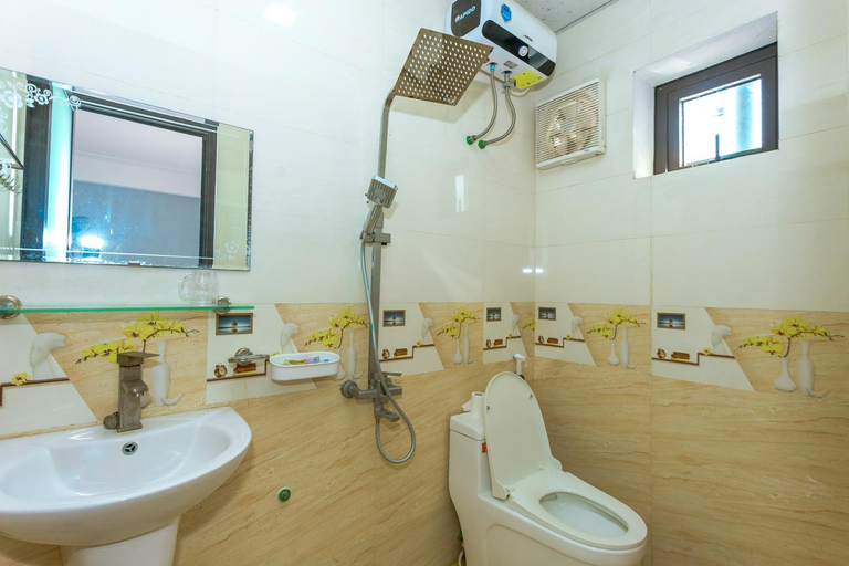 Bathroom, Trung Duc Phong Nha Hostel, Bố Trạch