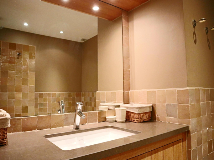 Bathroom 3, Seaside Comfort with Parking, West-Vlaanderen
