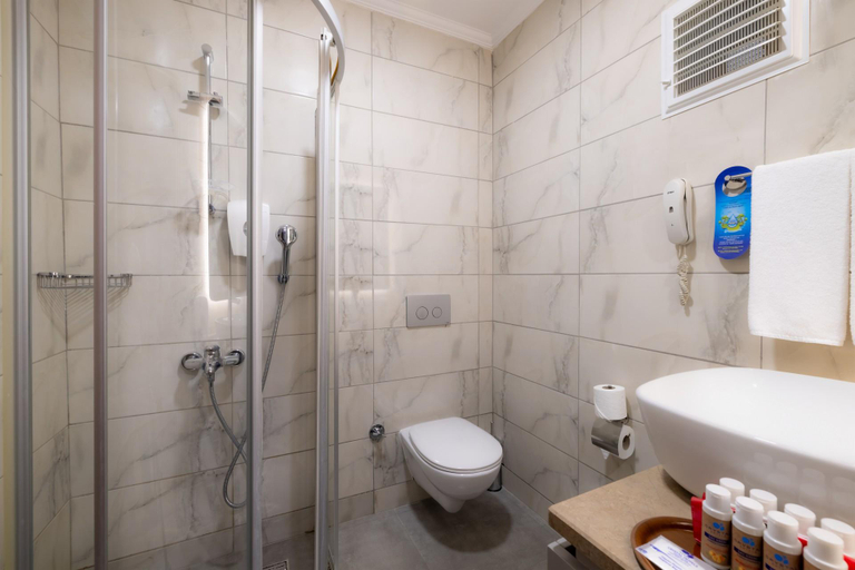 Bathroom 4, Crystal Flora Pearl Collection - All Inclusive, Kemer