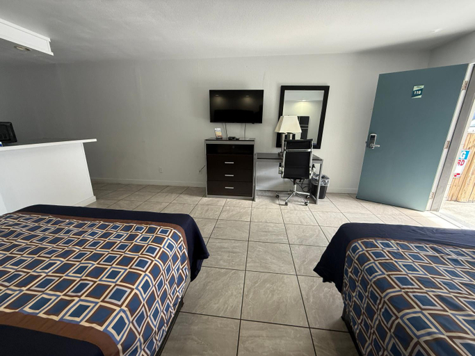 Bedroom 4, Blue Marlin Inn & Suites, Virginia Beach