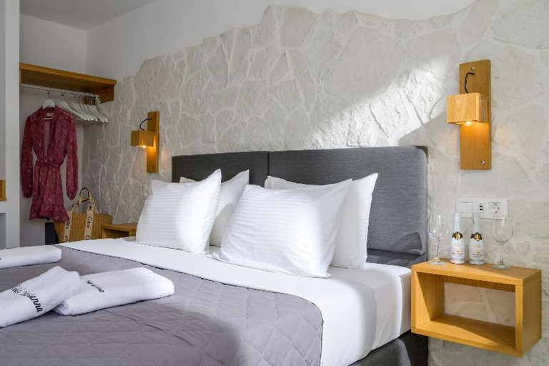 Bedroom 2, Hotel Marianna, South Aegean