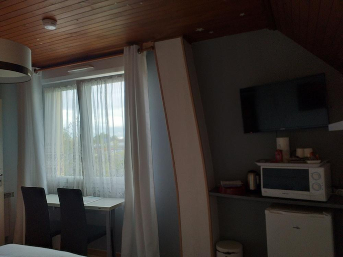 Bedroom 2, Chambres du Jardin Fleuri, Seine-Maritime