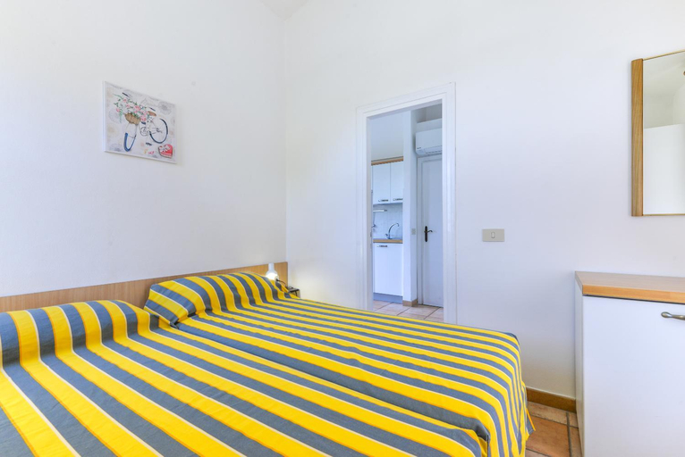 Bedroom 2, Residence Le Mimose, Livorno