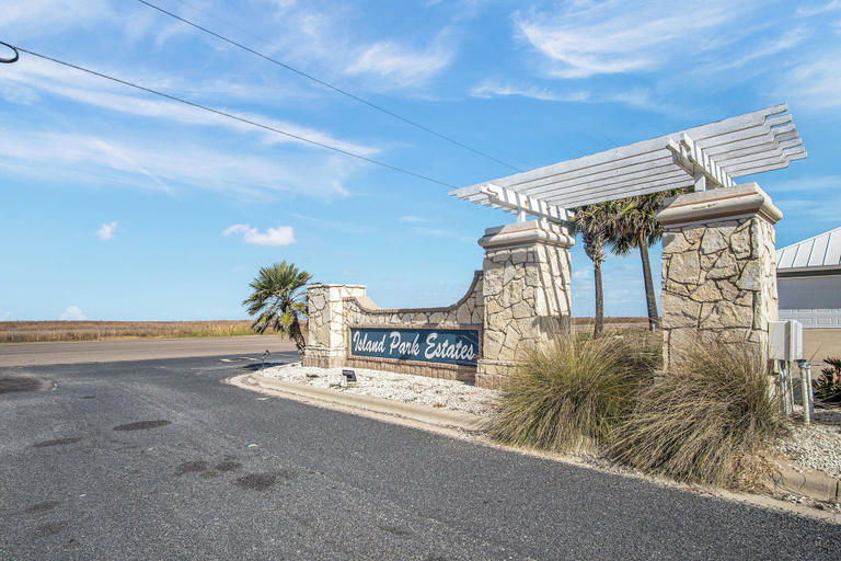 Exterior & Views 2, Downtime by Silver Sands Vacation Rentals, Nueces